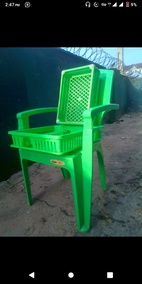 Plastic arm chair